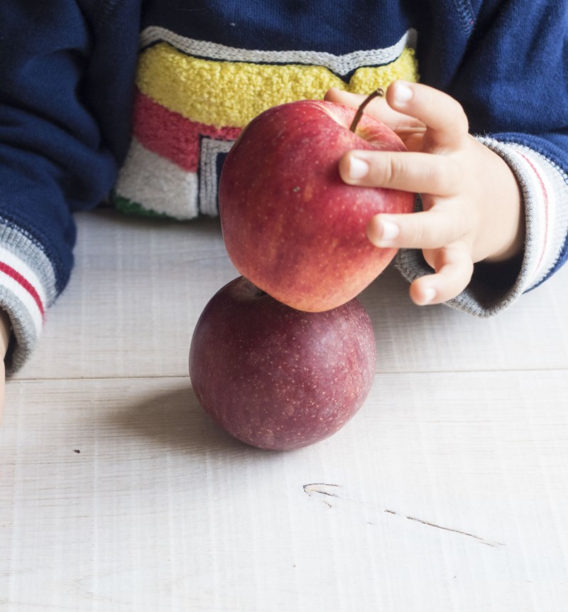 montessori in cucina: tortine di mela e ricotta